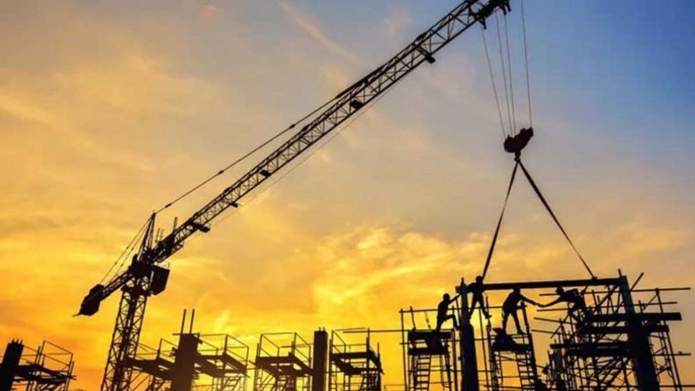 Features of Tower Crane Shujaei of Tehran